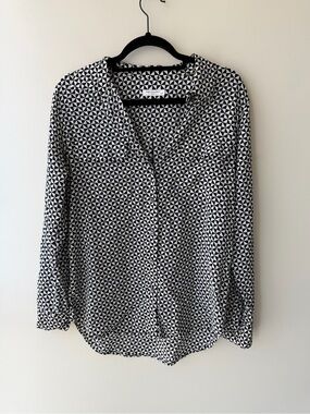 Équipement Slim Fit Button down Silk Blouse